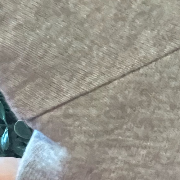 UNDER ARMOR WOMENS ATHLETIC SHIRT - Picture 6 of 6